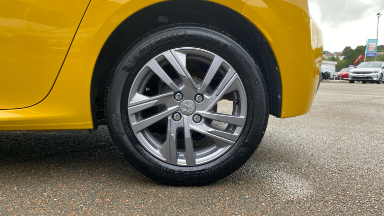 Peugeot 208 1.2 PureTech Active Premium 5dr Petrol Hatchback